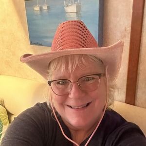 Meet your Posher, Stacey